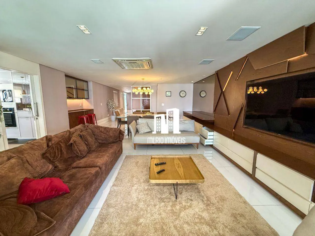 Furnished 626 m² house with 5 bedrooms and grill — photo 20