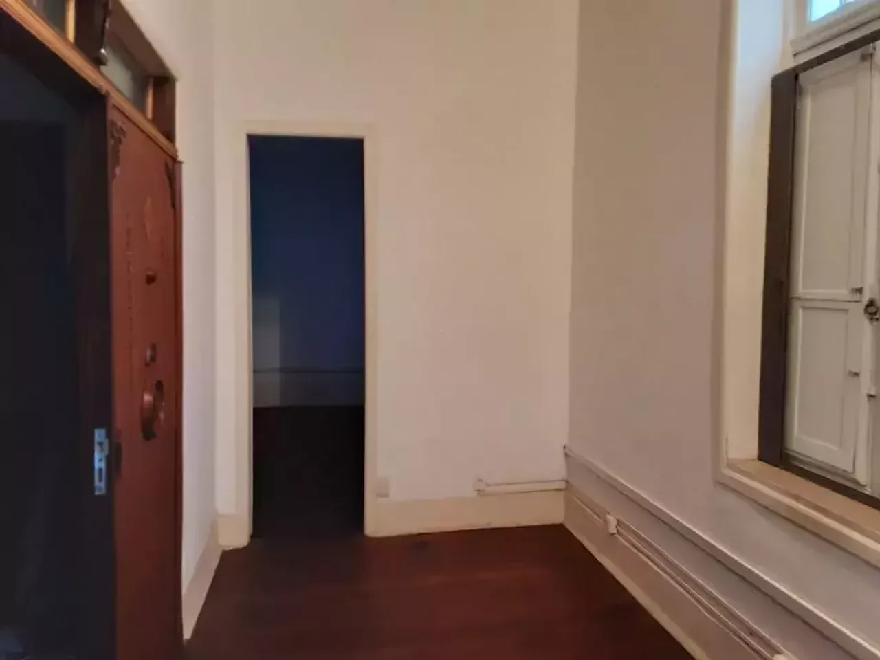 Commercial house with 1 bedroom and 1 bathroom — photo 3