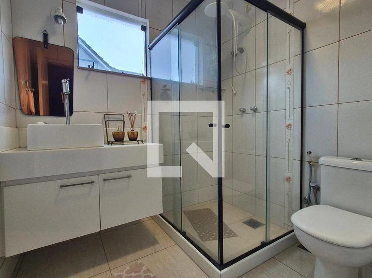 Furnished house, 400 m², with a glass-enclosed balcony — photo 32