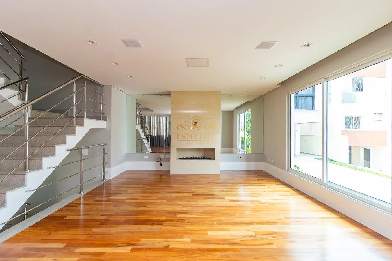 493 m² house with 4 en-suite bedrooms and private garden
