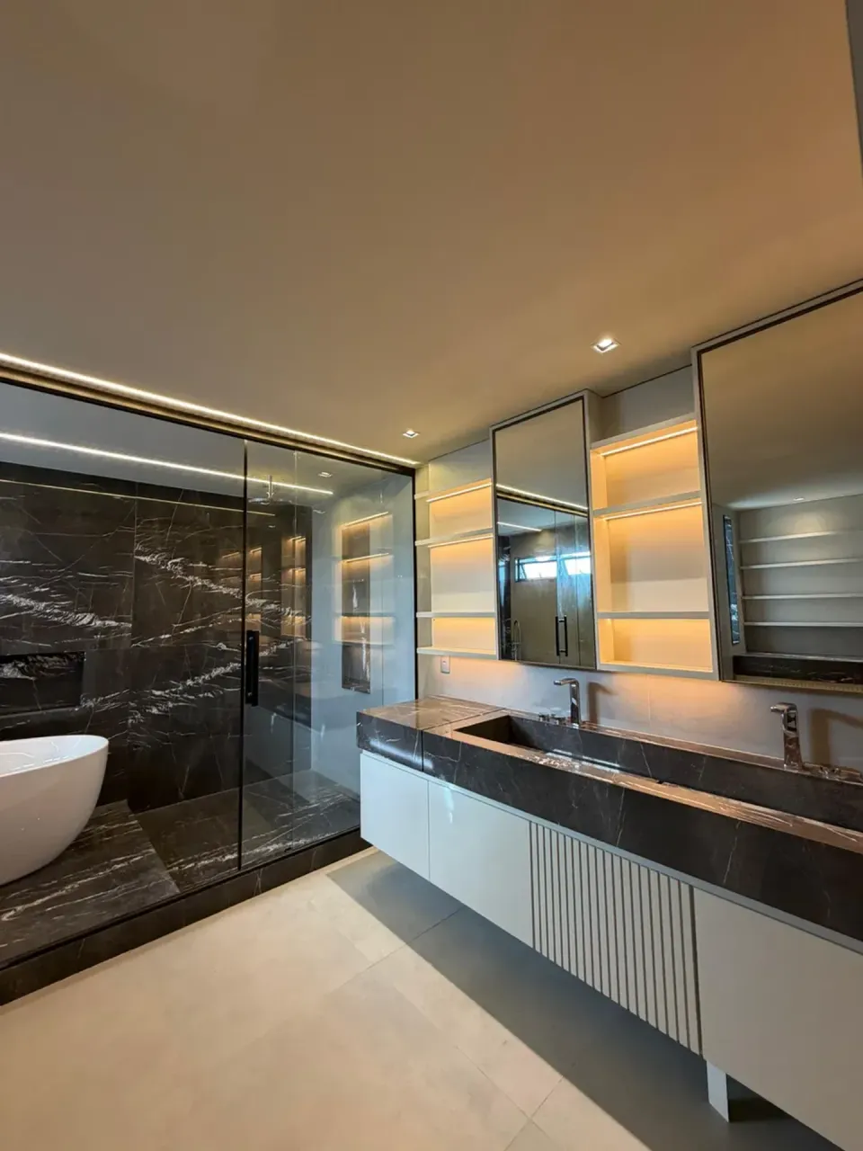 Furnished house with 5 bedrooms and open-plan kitchen — photo 9