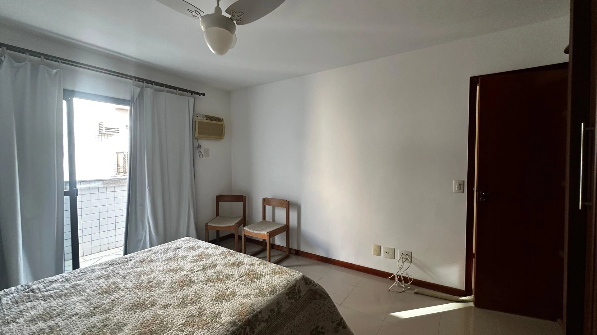 Furnished apartment with 2 bedrooms and a balcony — photo 33