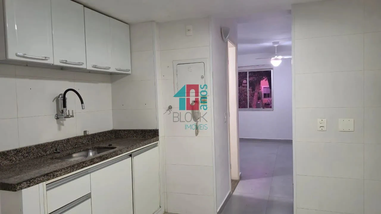 2-bedroom house with a separate kitchen and cabinets — photo 4