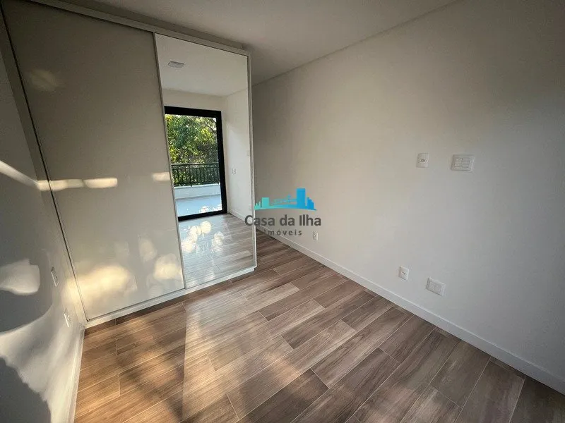 4-bedroom house with a garden in Florianópolis