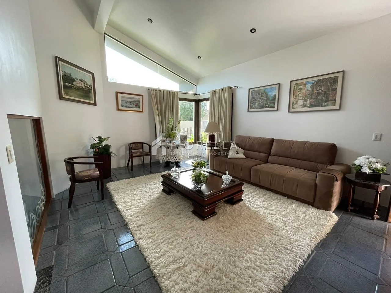Furnished house, 376 m², with a water view