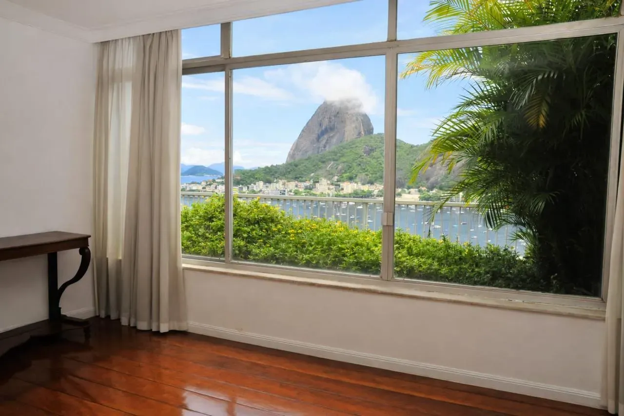 Water view in a 4-bedroom apartment, 780 m² — photo 11