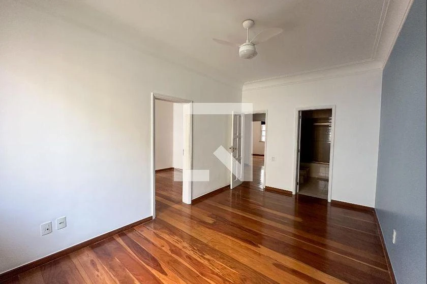 4-bedroom rental apartment with 225 m² and parking — photo 22