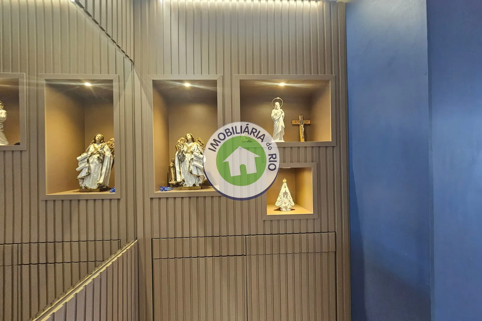 Unfurnished apartment with 4 bedrooms and glass balcony — photo 10