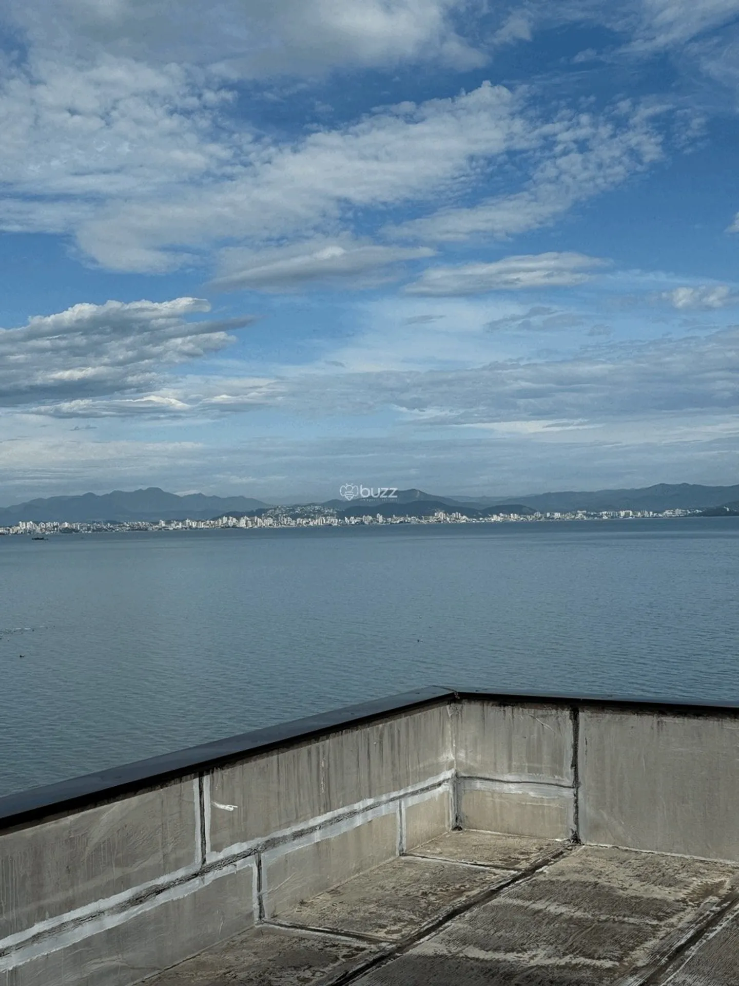 Furnished house, 561 m², with a water view — photo 22