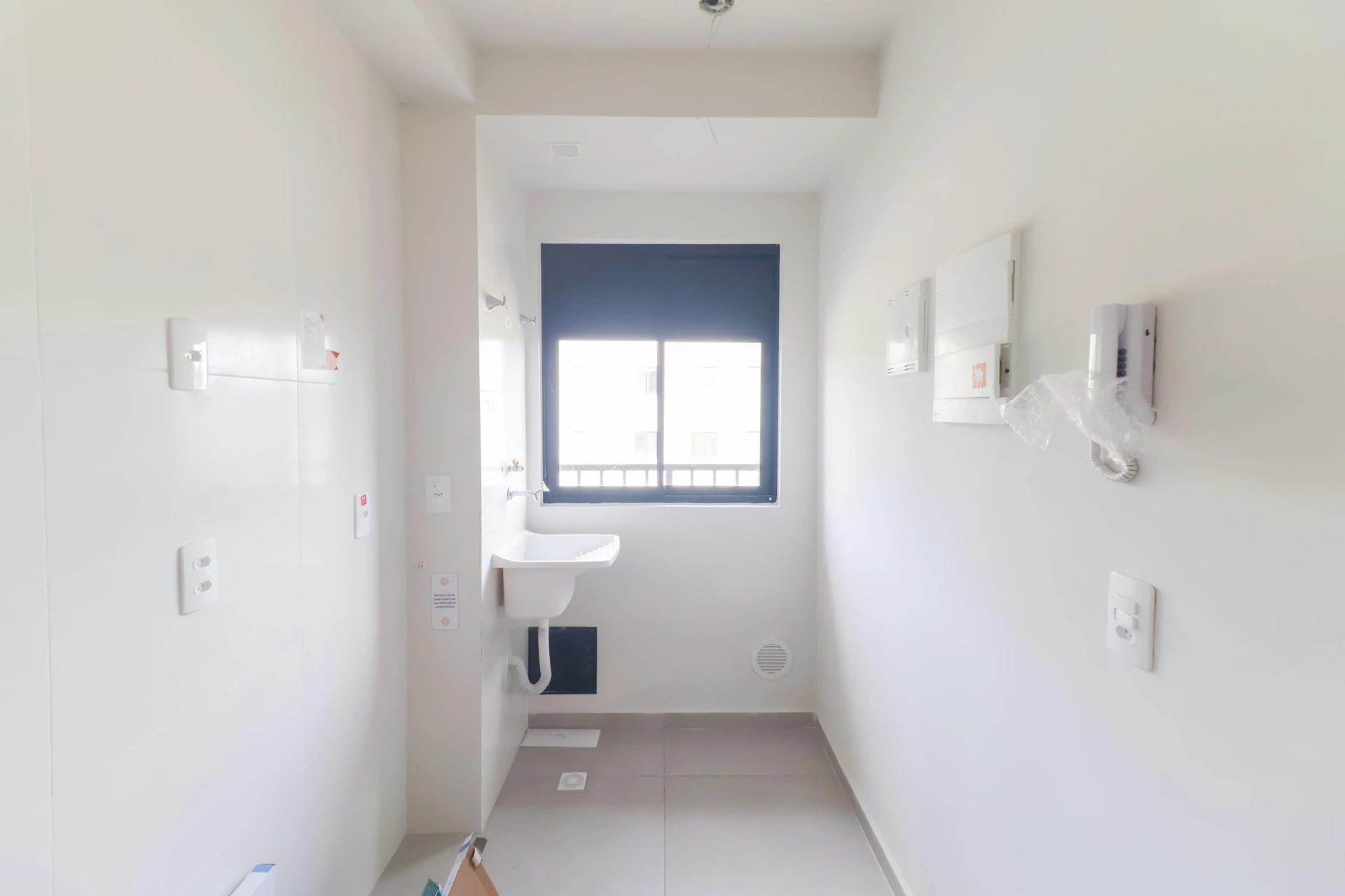 3-bedroom apartment with a grill on the balcony in Curitiba — photo 29
