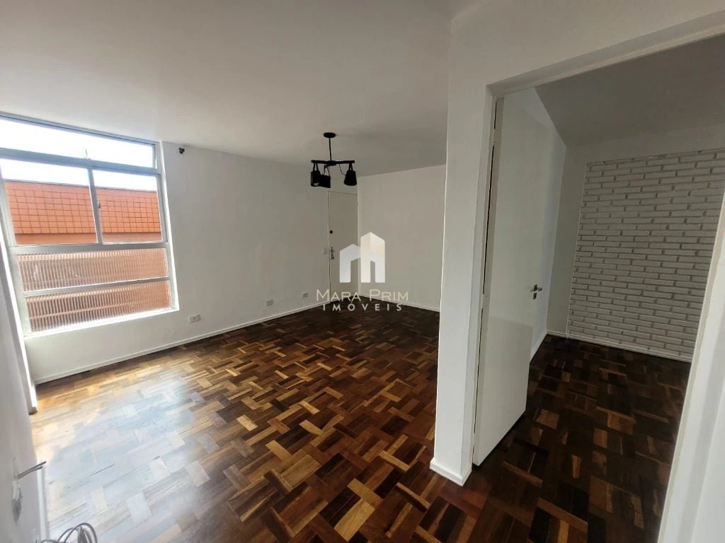 3-bedroom apartment with wood or laminate floors in Curitiba — photo 15