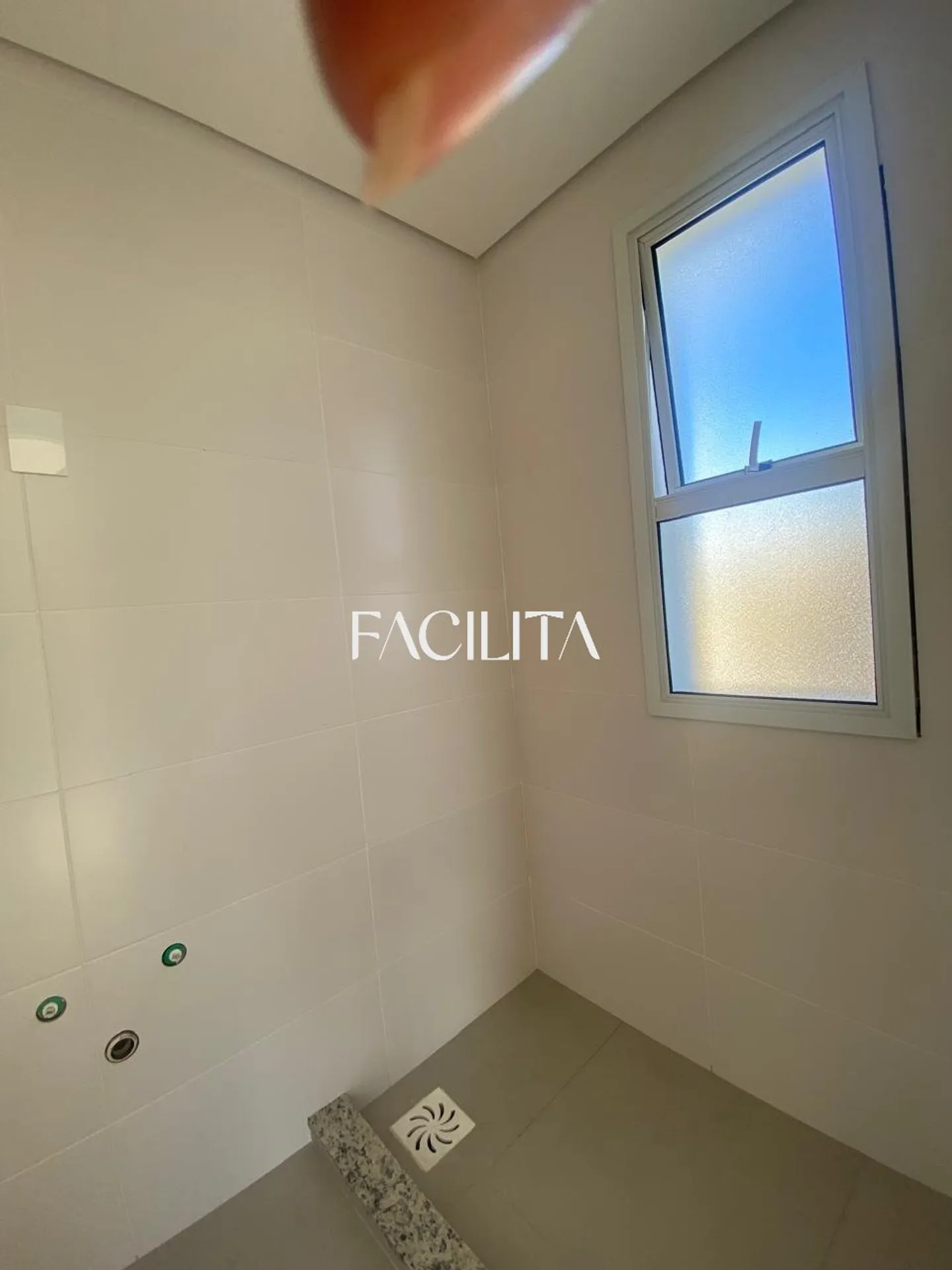 3 en-suite bedroom apartment, 163 m² and balcony — photo 29