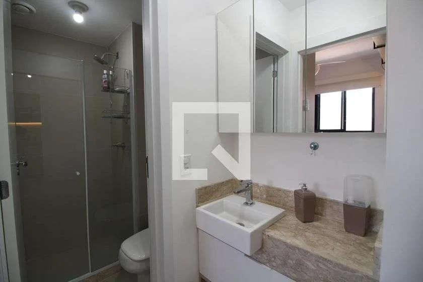 Furnished 1-bedroom apartment with open-plan kitchen — photo 22