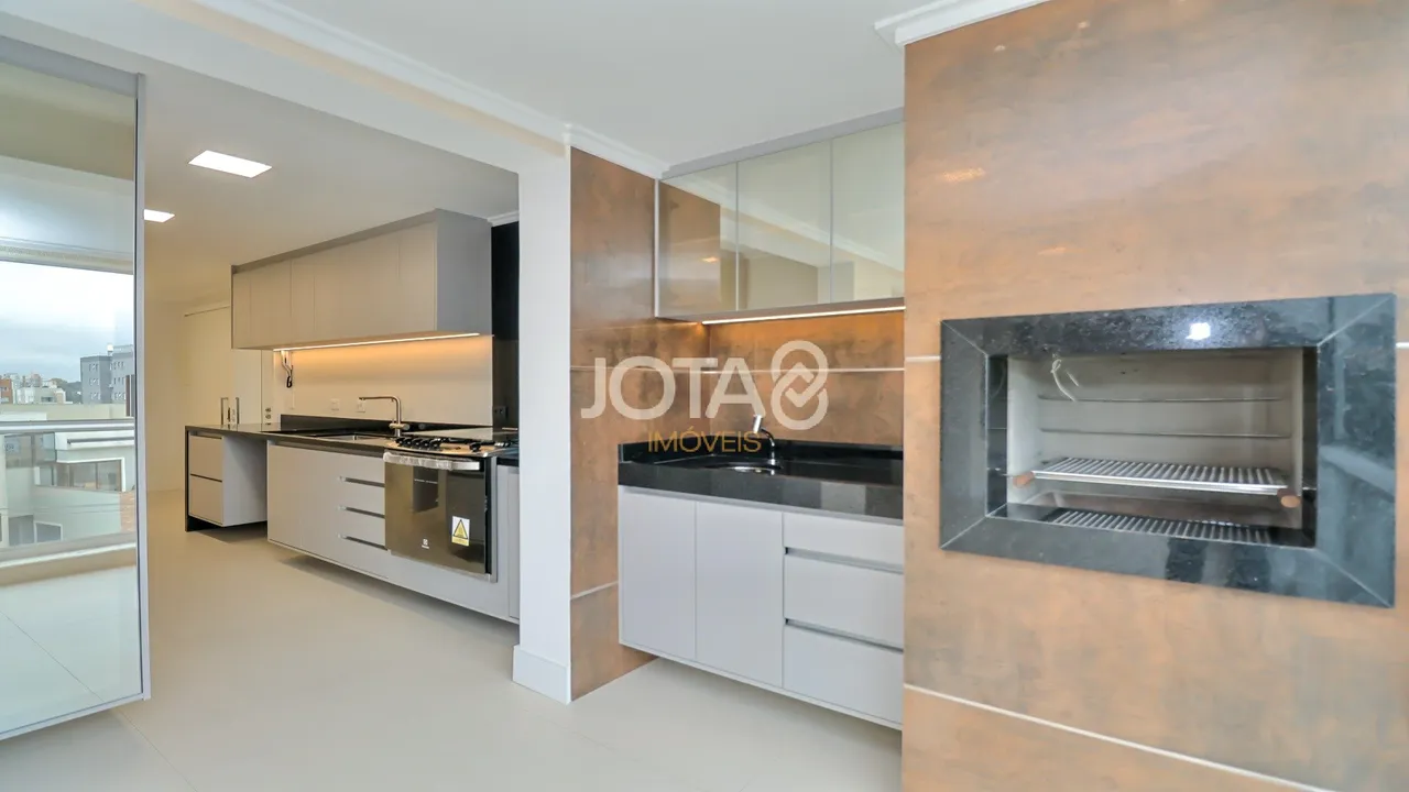 Apartment with 3 en-suite bedrooms 266 m² and parking — photo 14