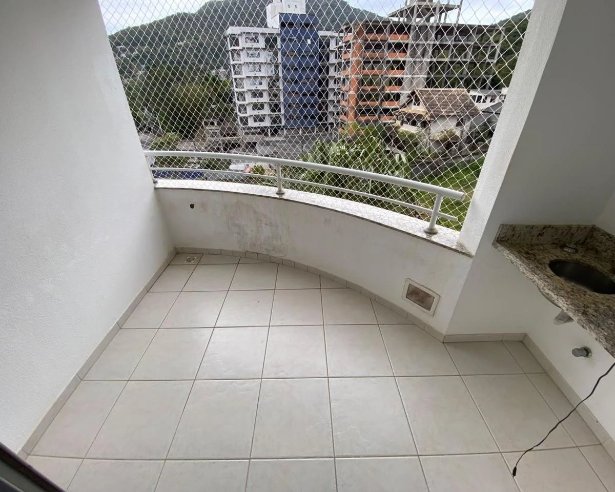 84 m² unfurnished apartment with 2 bedrooms and suite