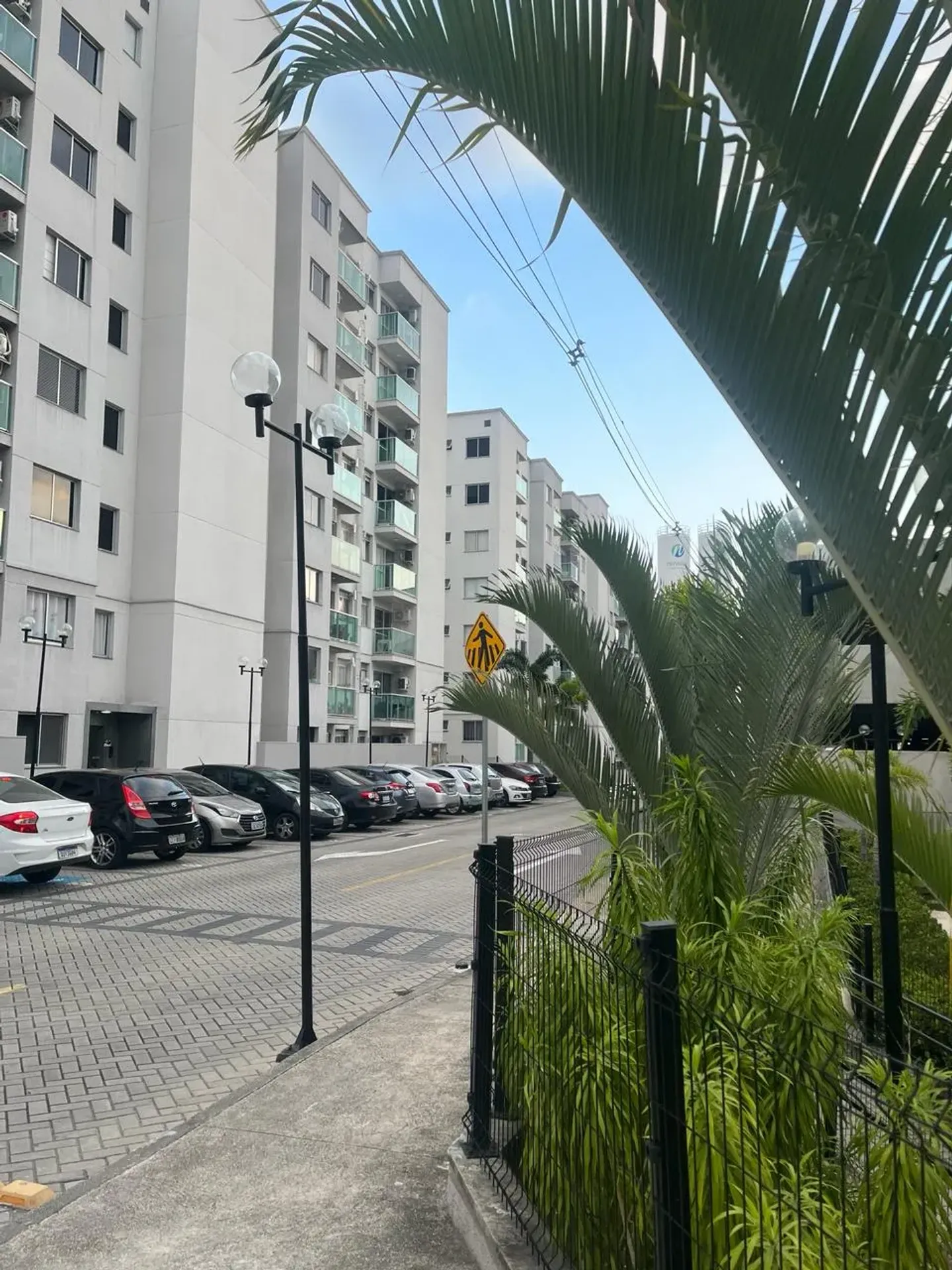 Balcony with a grill in a 2-bedroom apartment, 51 m² — photo 24