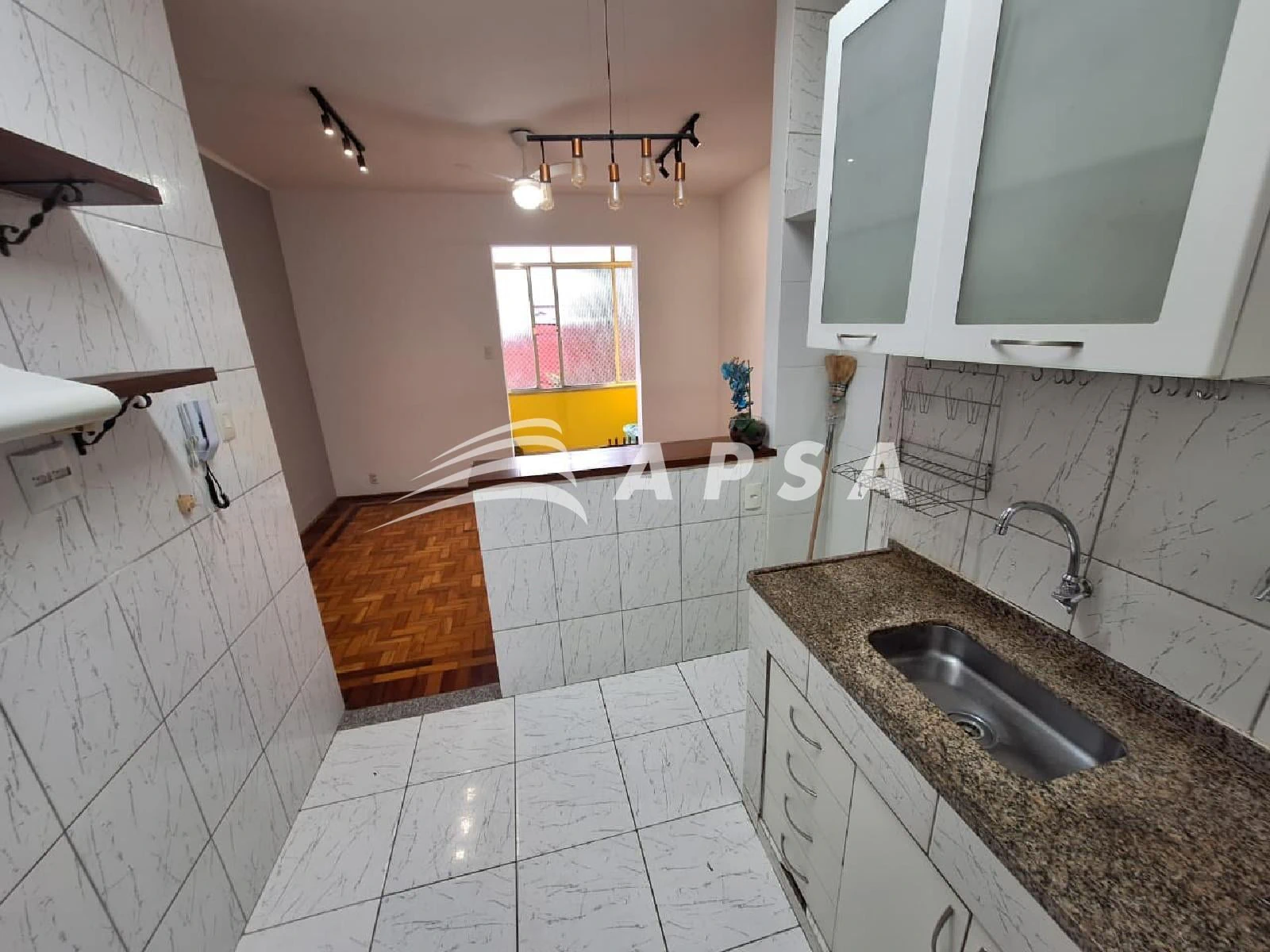 Apartment with 2 bedrooms and an open-plan kitchen — photo 18