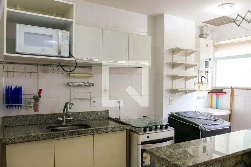 Apartamento mobiliado de 2 quartos em condomínio com piscina — photo 4