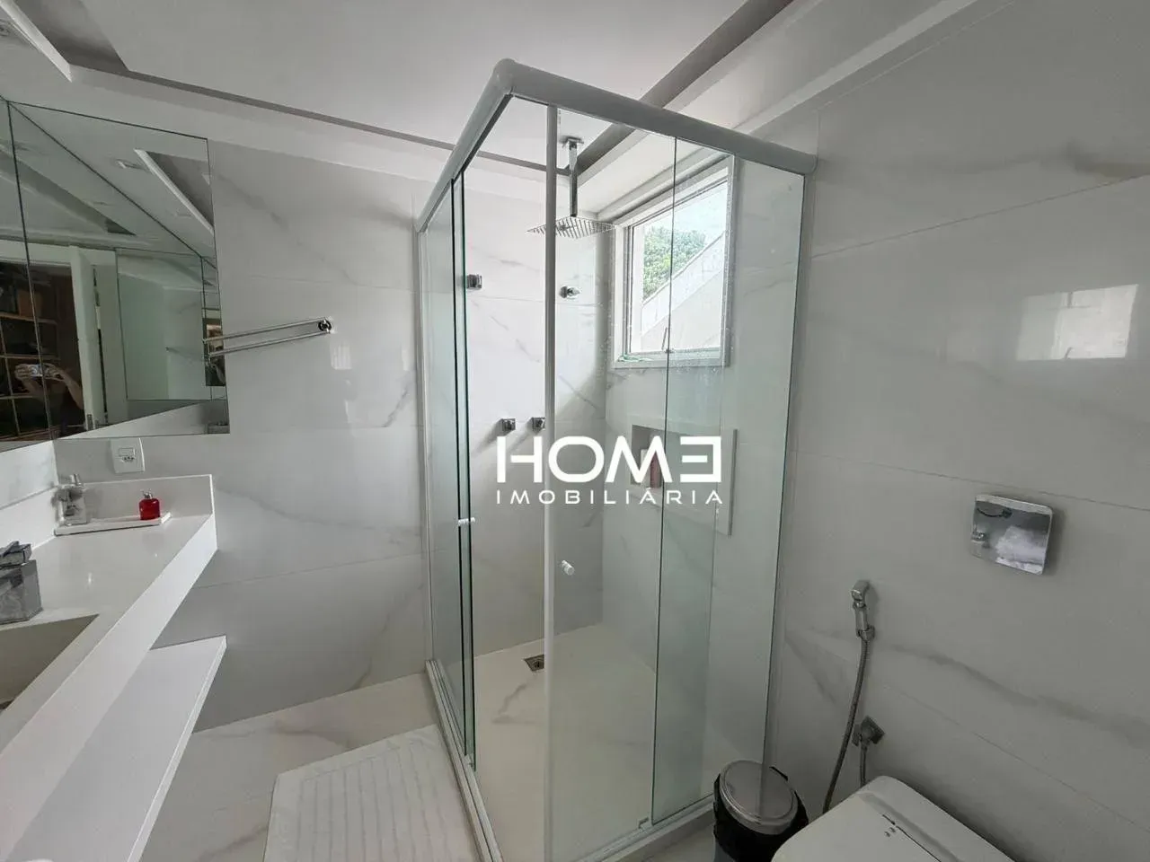 Furnished house with 6 en-suite bedrooms and barbecue — photo 28