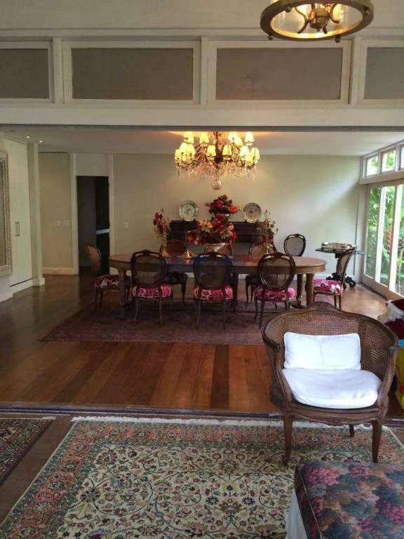 Furnished house with 4 bedrooms and 498 m², closed kitchen — photo 3