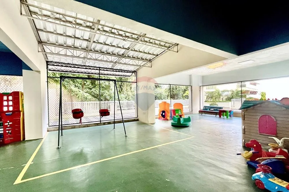 3-bedroom apartment with a mountain view in Rio de Janeiro — photo 57