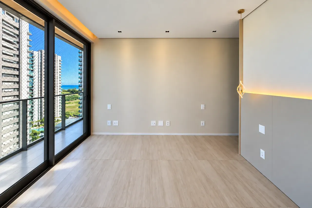 4-bedroom apartment with a water view — photo 7