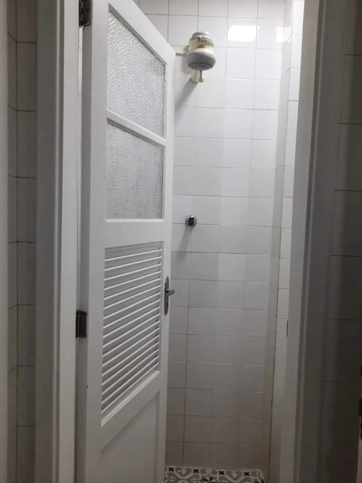 Квартира на 2-му поверсі з дерев'яною підлогою або ламінатом — photo 33