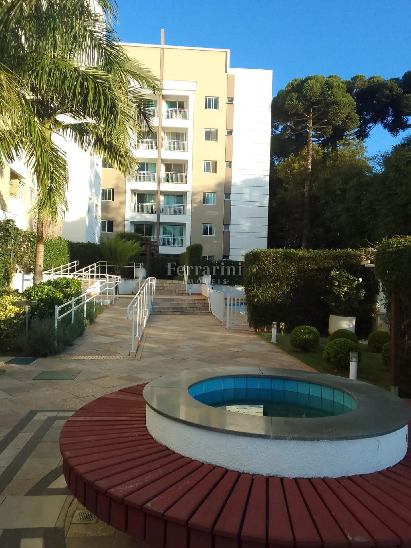Furnished apartment with 3 bedrooms and a separate kitchen