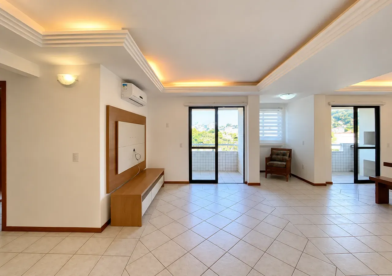 Apartment on the 3rd floor with a grill on the balcony — photo 10