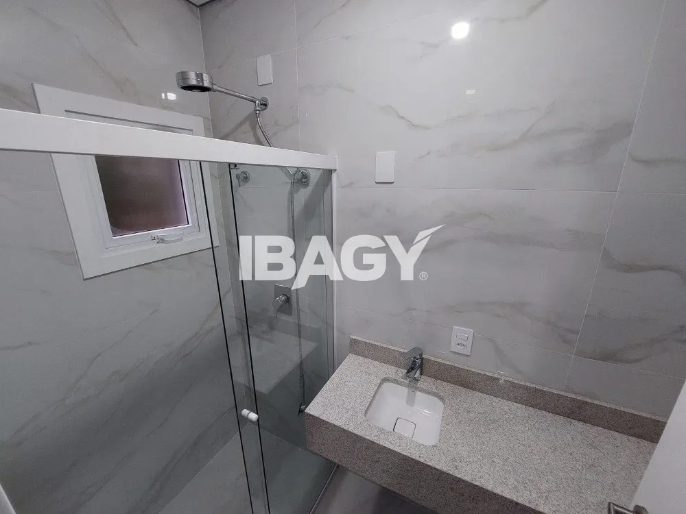 Furnished 133 m² apartment with 3 en-suite bedrooms — photo 28