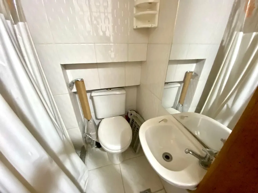 Apartment on the 14th floor with a grill on the balcony — photo 43