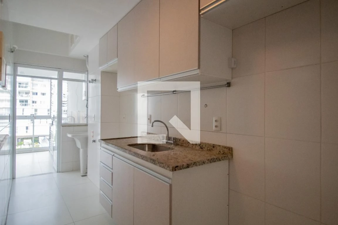 3-bedroom apartment in a building with a sauna — photo 36