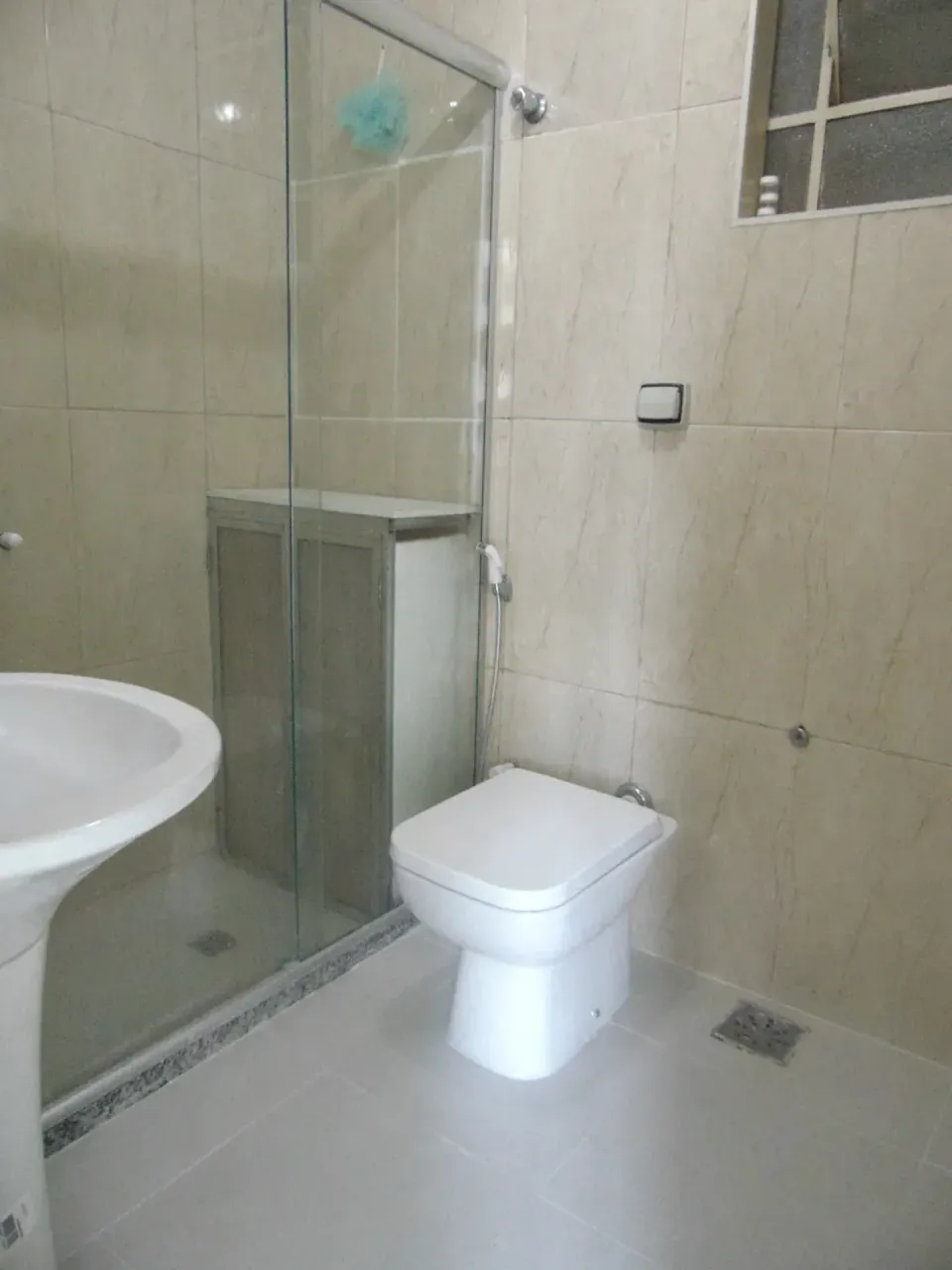 Unfurnished 3-bedroom apartment with built-in wardrobes — photo 6