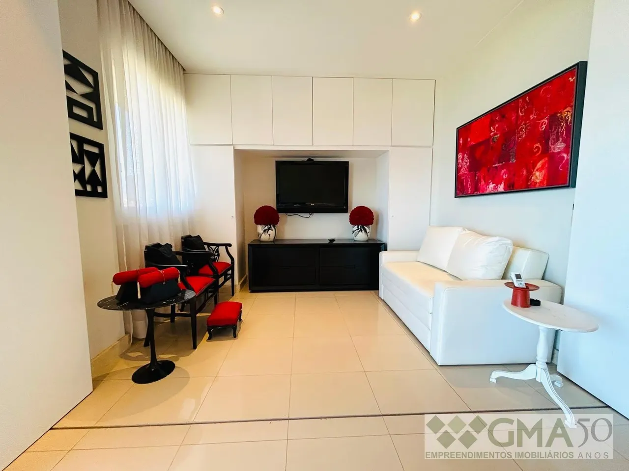 Furnished 1-bedroom apartment with open-plan kitchen — photo 15