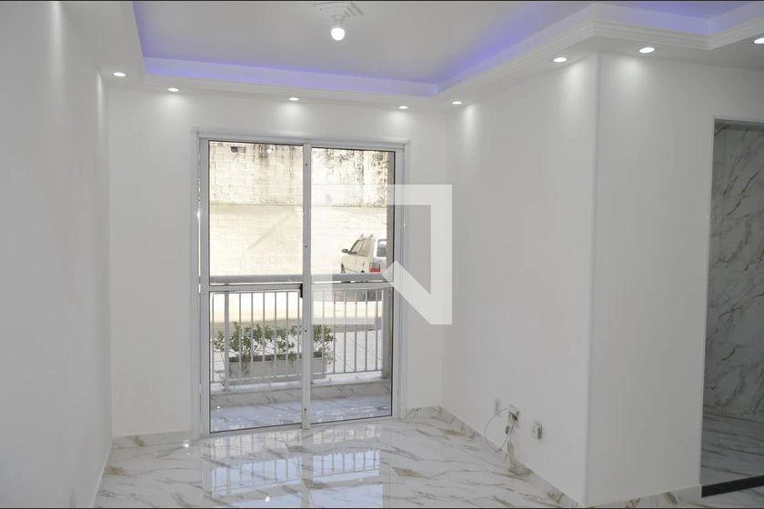 2-bedroom apartment in a building with a gym