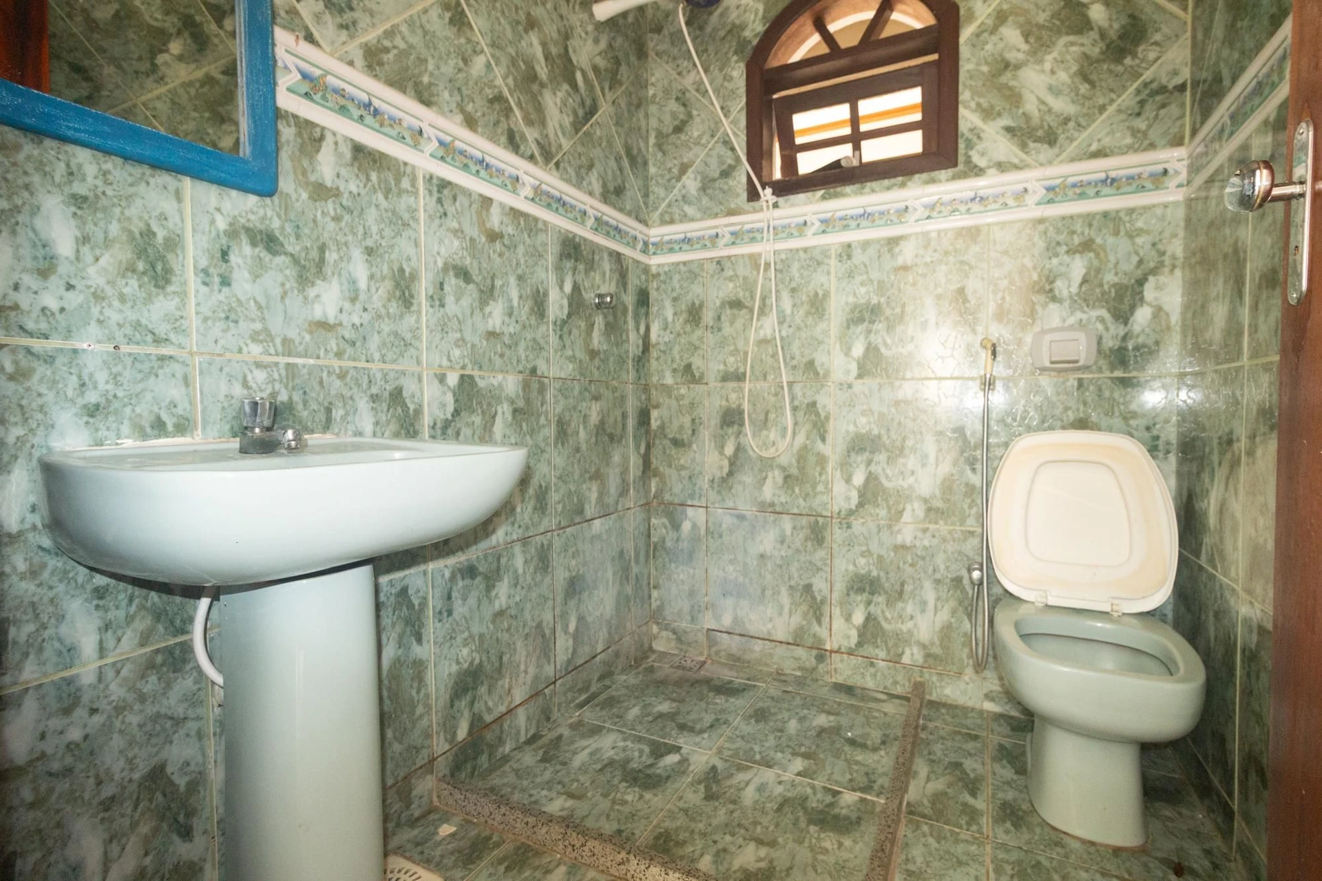 Rental house with 2 bedrooms and 1 en-suite — photo 31