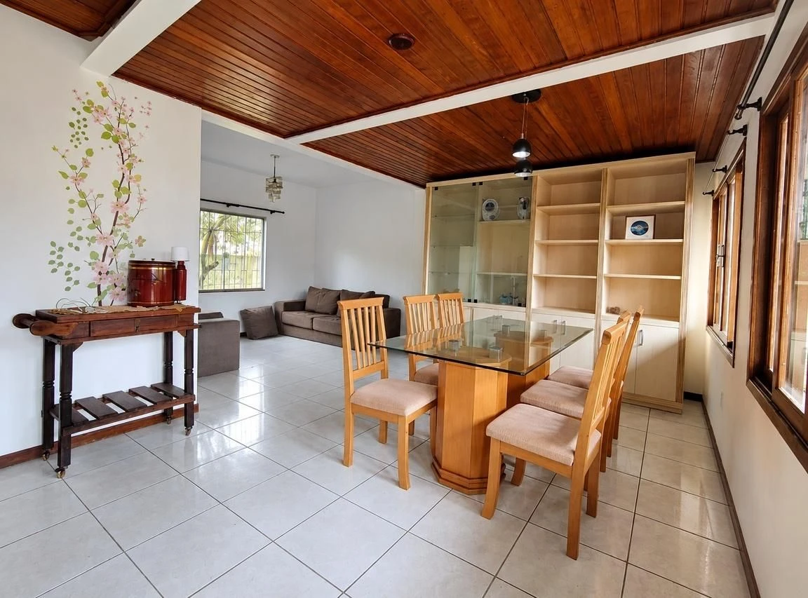 Home office in a 4-bedroom house, 270 m² — photo 10