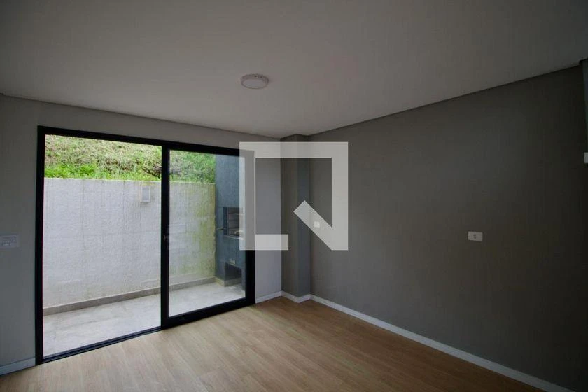 3-bedroom house with floor-to-ceiling windows — photo 17