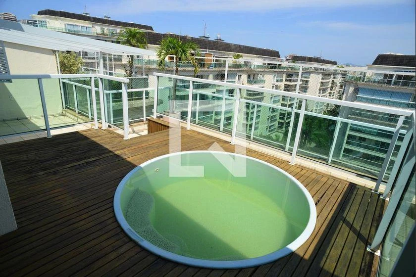 3-bedroom apartment in a building with a gym — photo 23