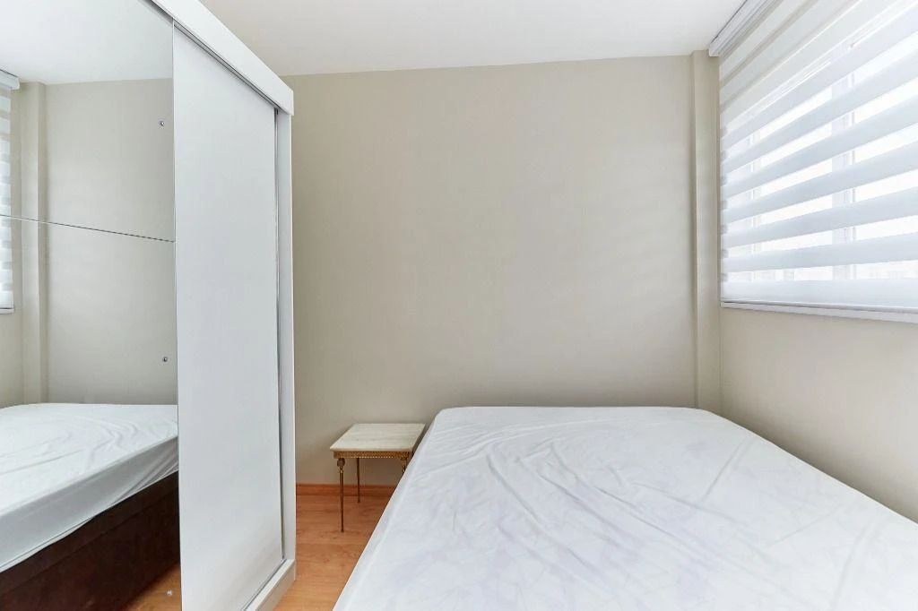 Балкон з грилем та 1 спальня: квартира 30 м² — photo 4