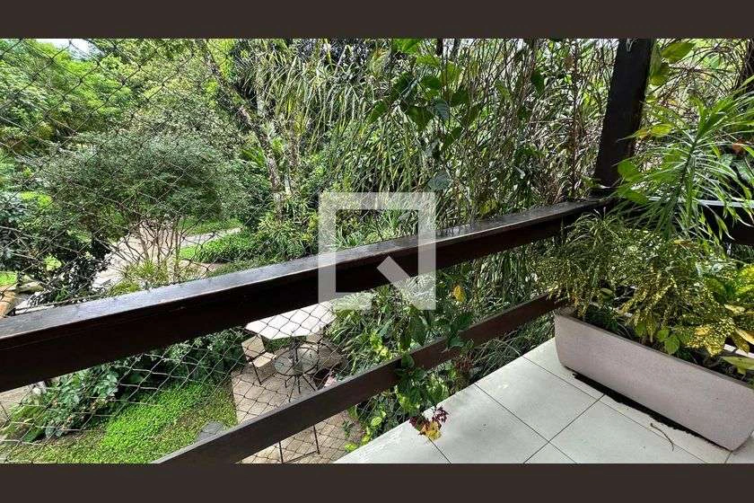 Casa com 5 quartos e cozinha aberta de 300 m² — photo 15