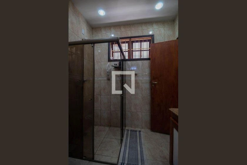 Casa de 450 m² con 6 dormitorios y 4 baños — photo 38
