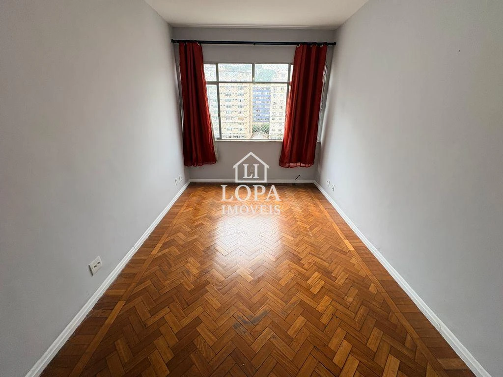 Apartamento com piso de madeira ou laminado, Centro — photo 2