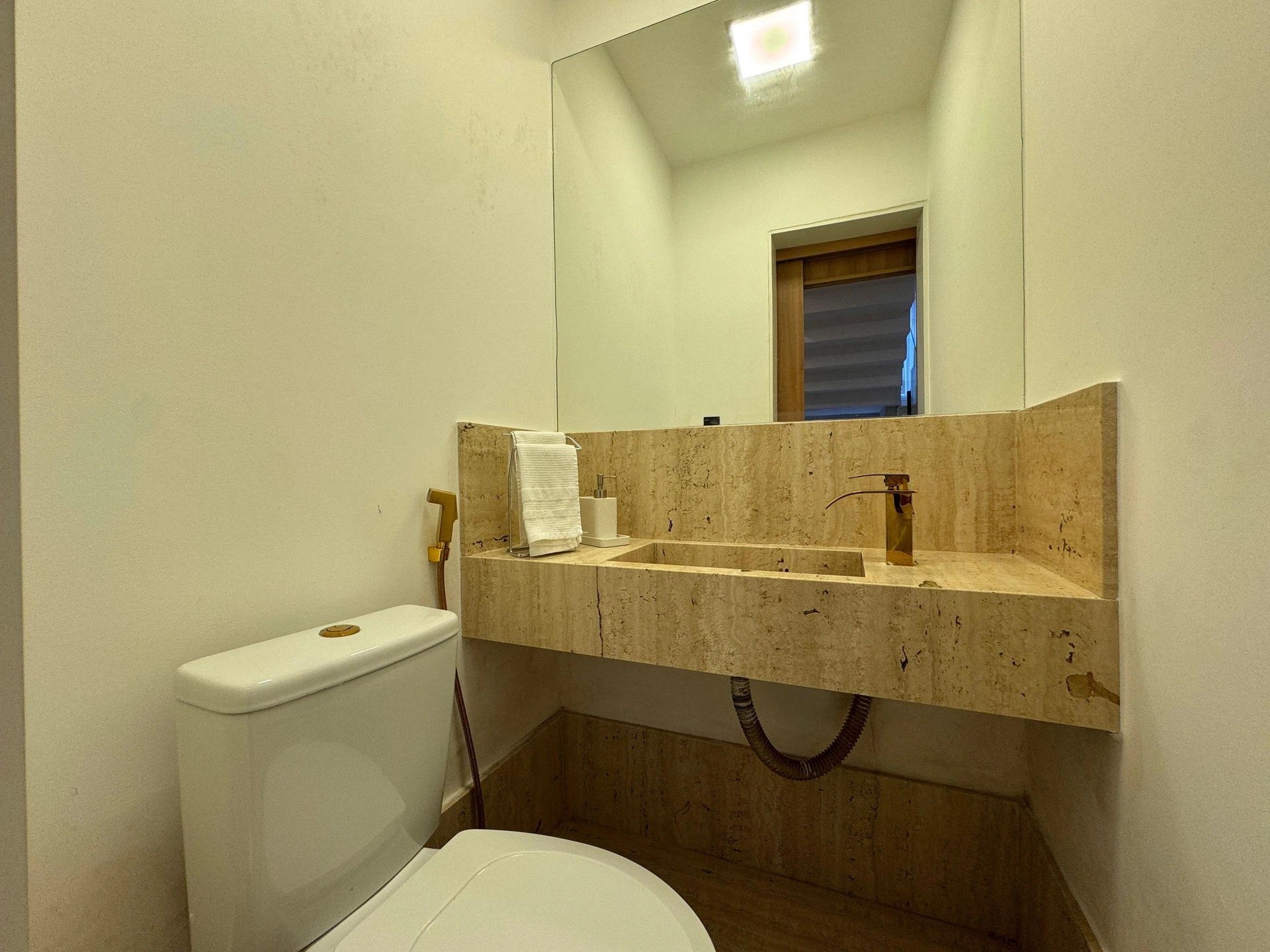 Будинок 280 м² із заскленим балконом та панорамними вікнами — photo 19