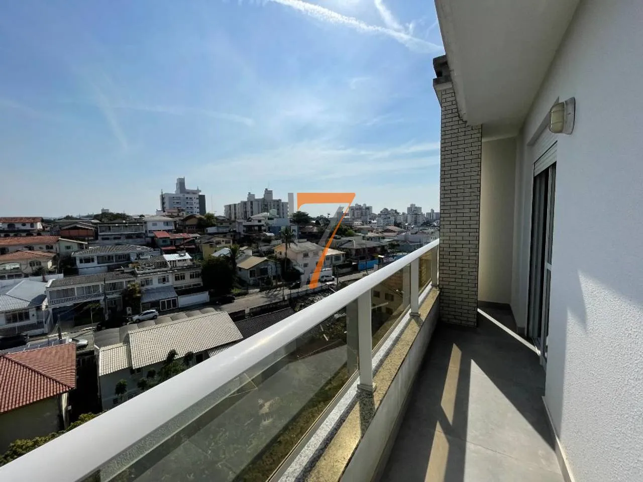 Furnished penthouse with 2 en-suite bedrooms and 210 m² — photo 10