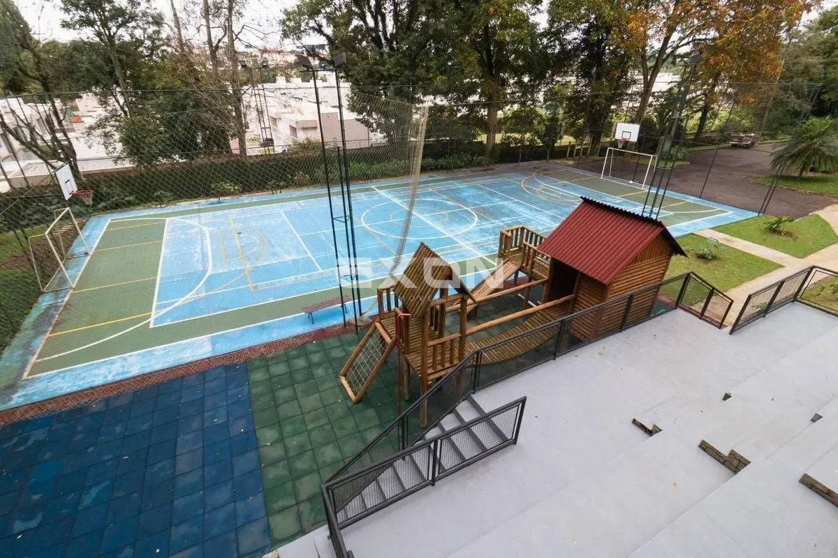 House with 5 bedrooms and 829 m² plus 4 parking spots — photo 35