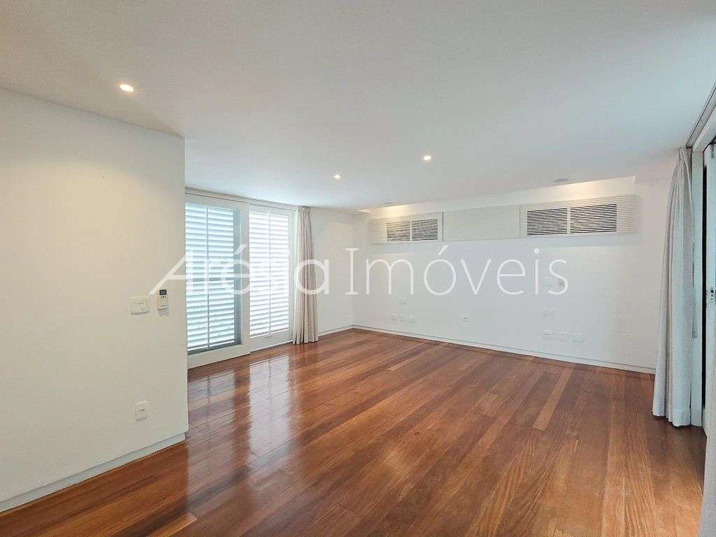 House with 3 en-suite bedrooms and 8 bathrooms 1100 m² — photo 15