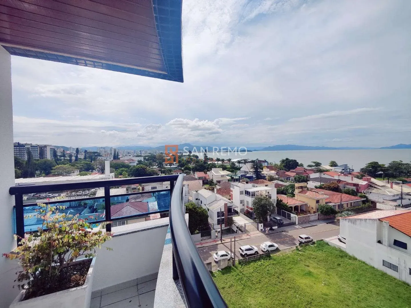 Furnished 3-bedroom apartment with 2 en-suite suites and private BBQ