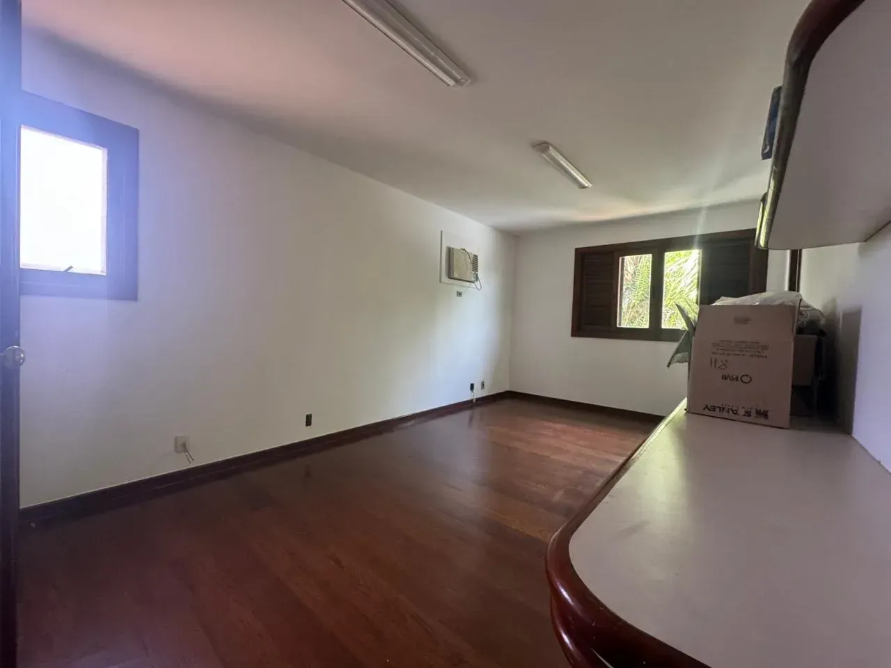 House with 5 suites and an integrated kitchen — photo 38