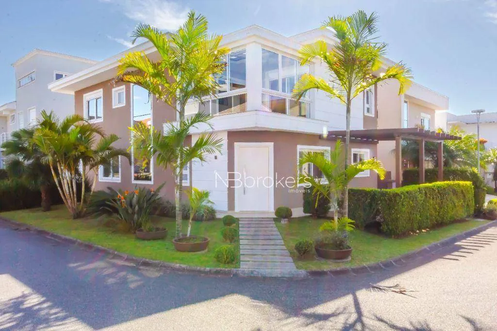 Condo house with 4 bedrooms and 5 bathrooms — photo 2